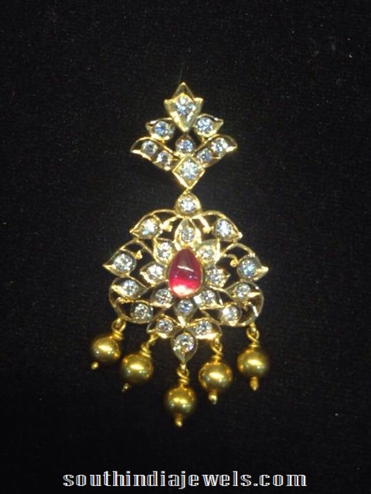 Traditional diamond pendant