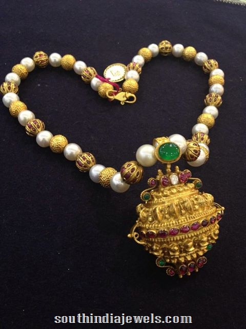 Antique Pearl Necklace Desisn