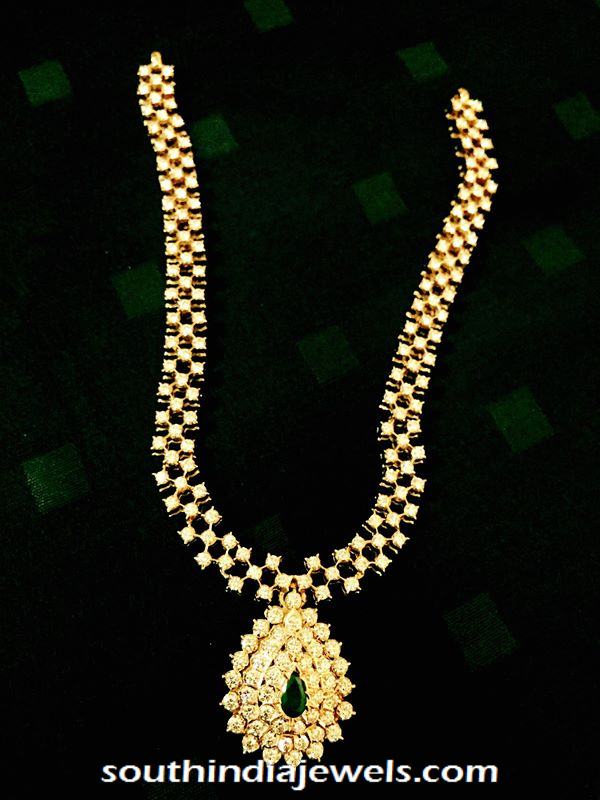 Diamond short necklace with emerald dollar