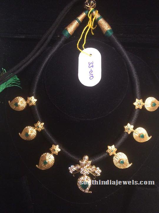 Black thread gold emerald mango necklace