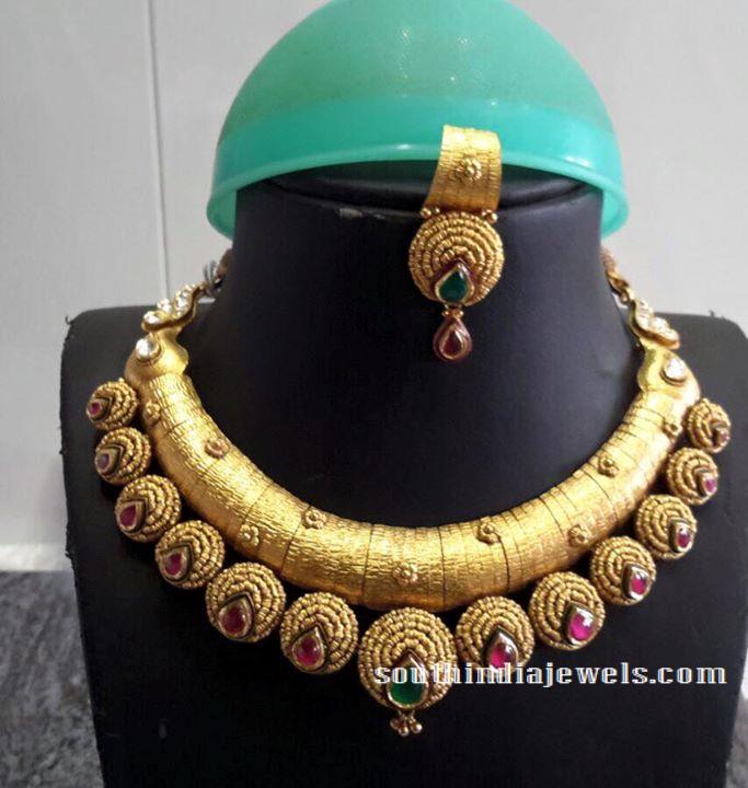 Gold Antique Necklace wiht rubies