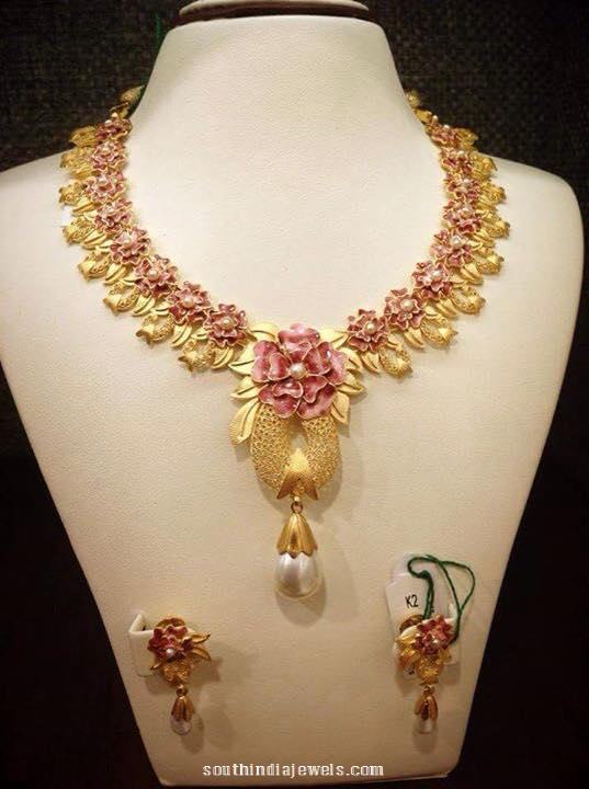 Designer Gold Floral Necklace with earrings
