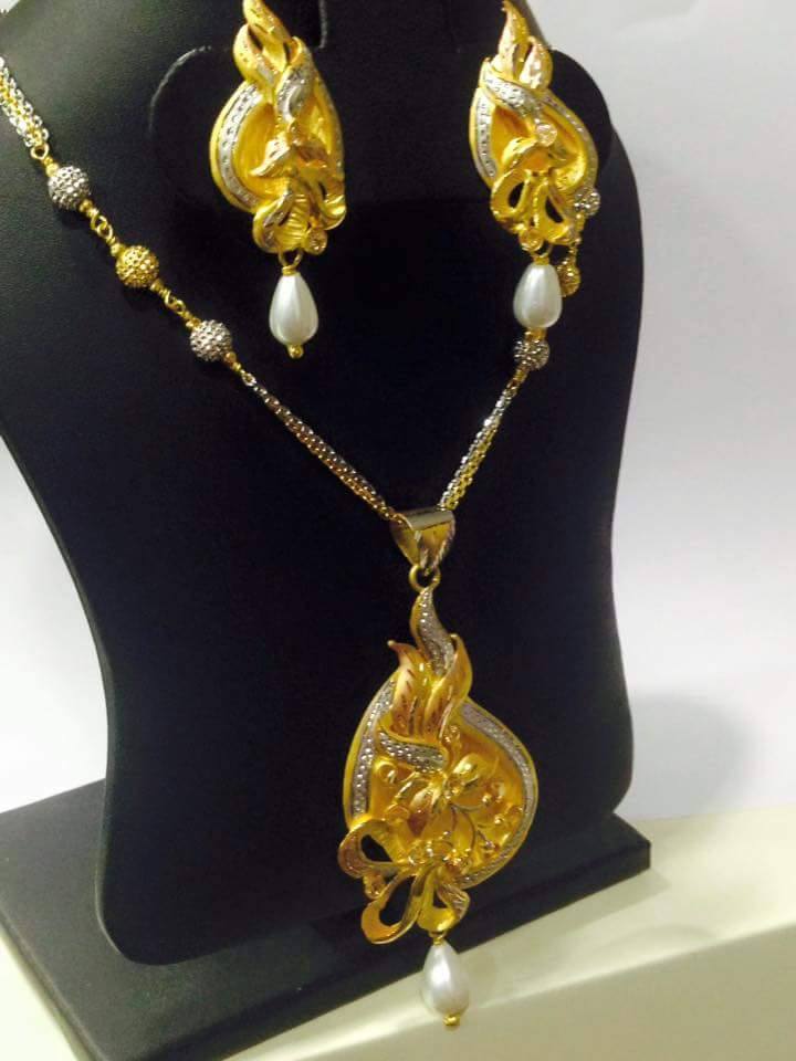 Gold Short Peacock Necklace Set with earrings