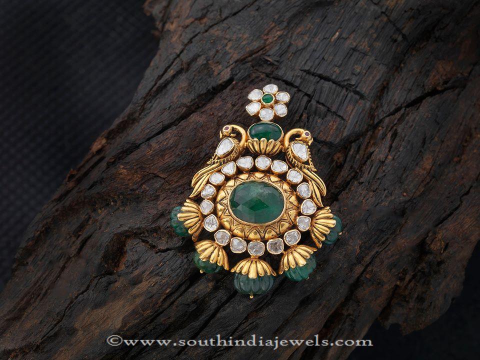 Gold Antique Emerald Pendant 