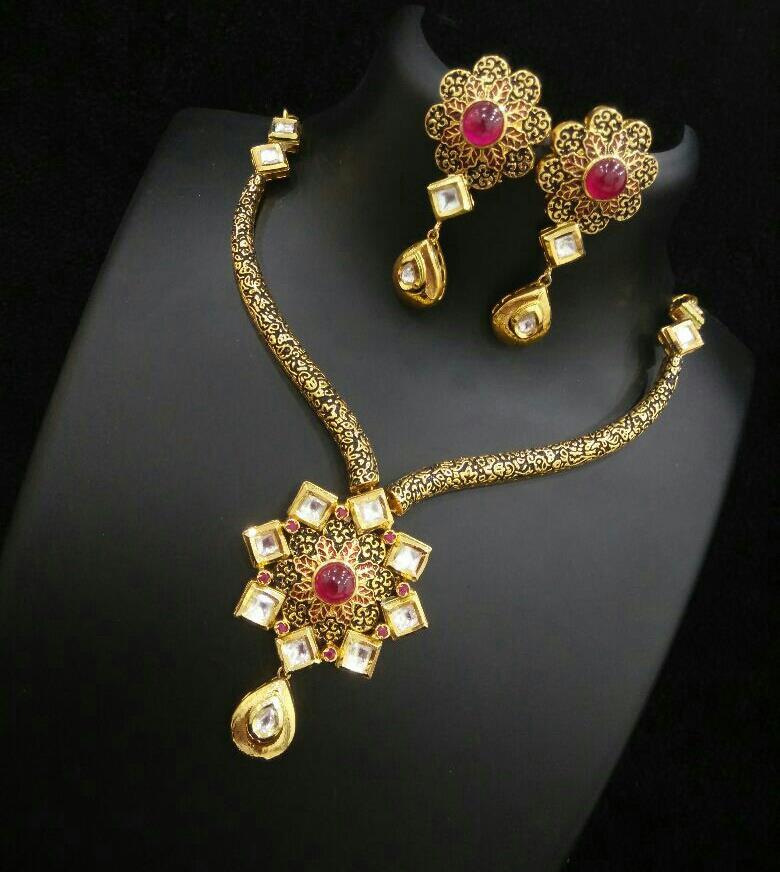 Trendy Imitation Kundan Necklace Set