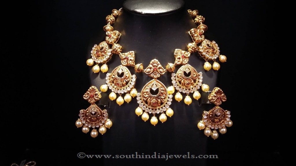 Gold Stone Necklace from Mor Jewellers