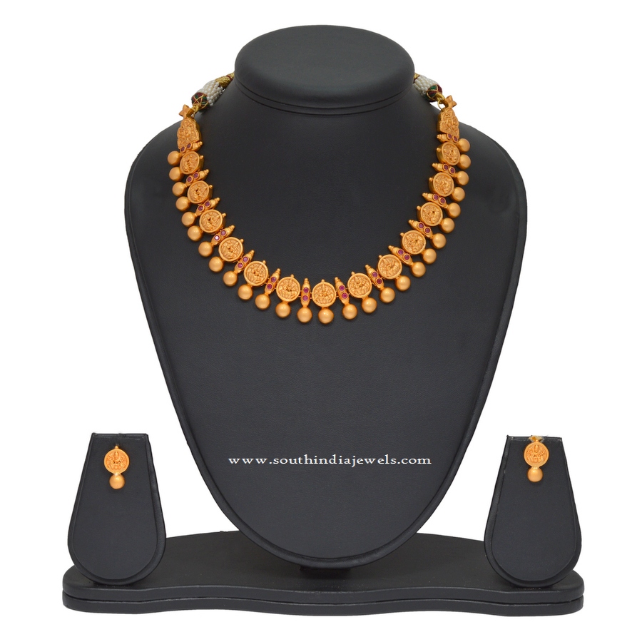 Simple 1 Gm Gold Coin Necklace and Ear Stud