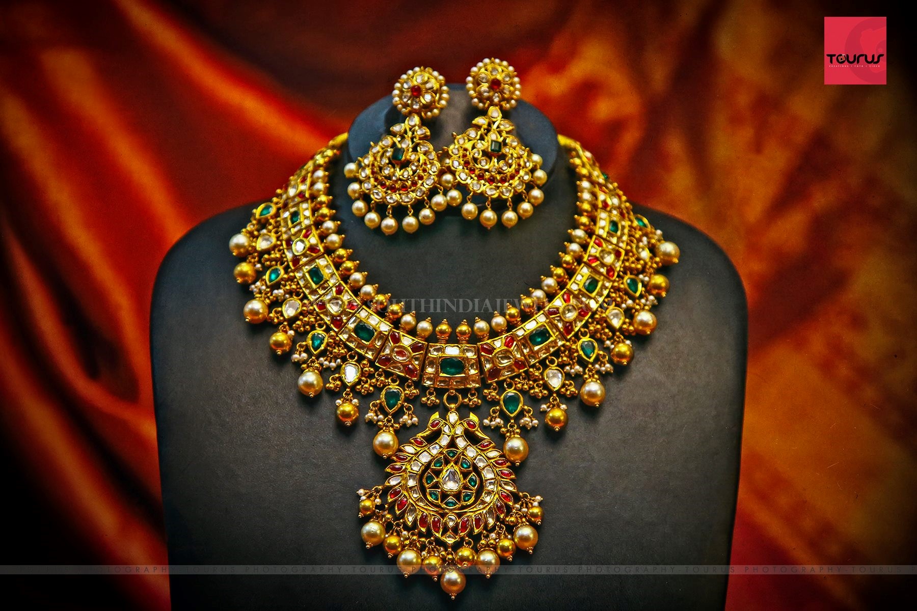 Bold Gold Necklace And Earrings Design