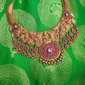 gold antique necklace from sabari