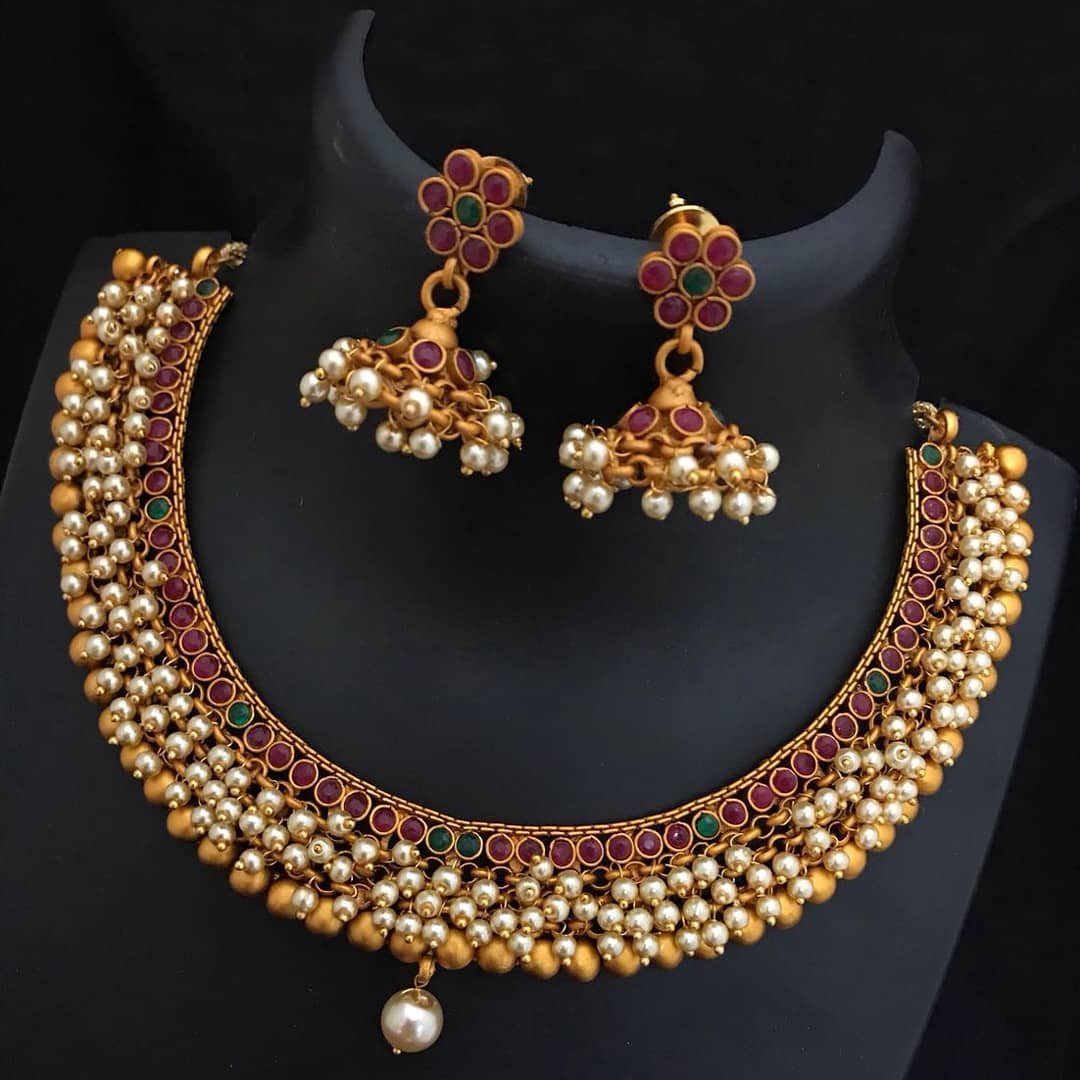 Elegant Simple Necklace Set From Dhruvam