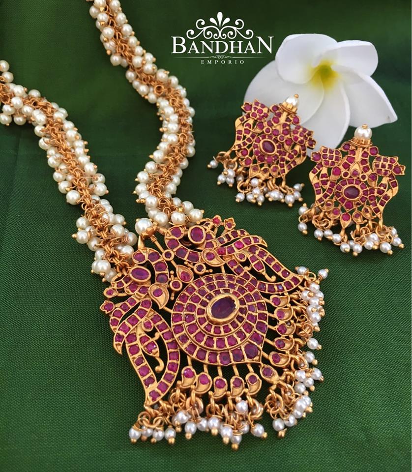 Beautiful Pearl Necklace Set From Bandhan