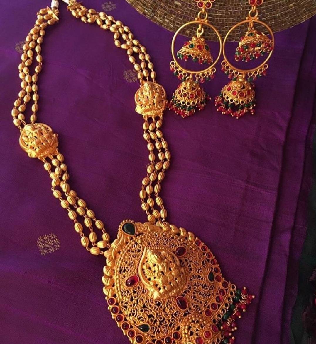 Temple Necklace Set From Alamakara
