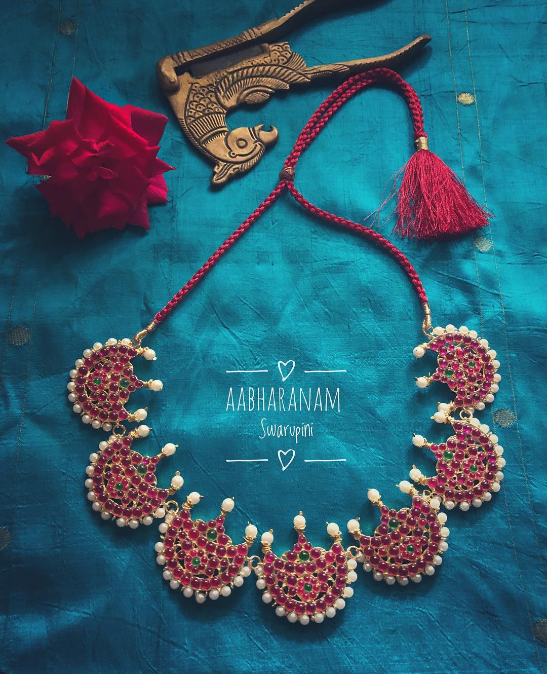 Latest Necklace Set From Abharanam