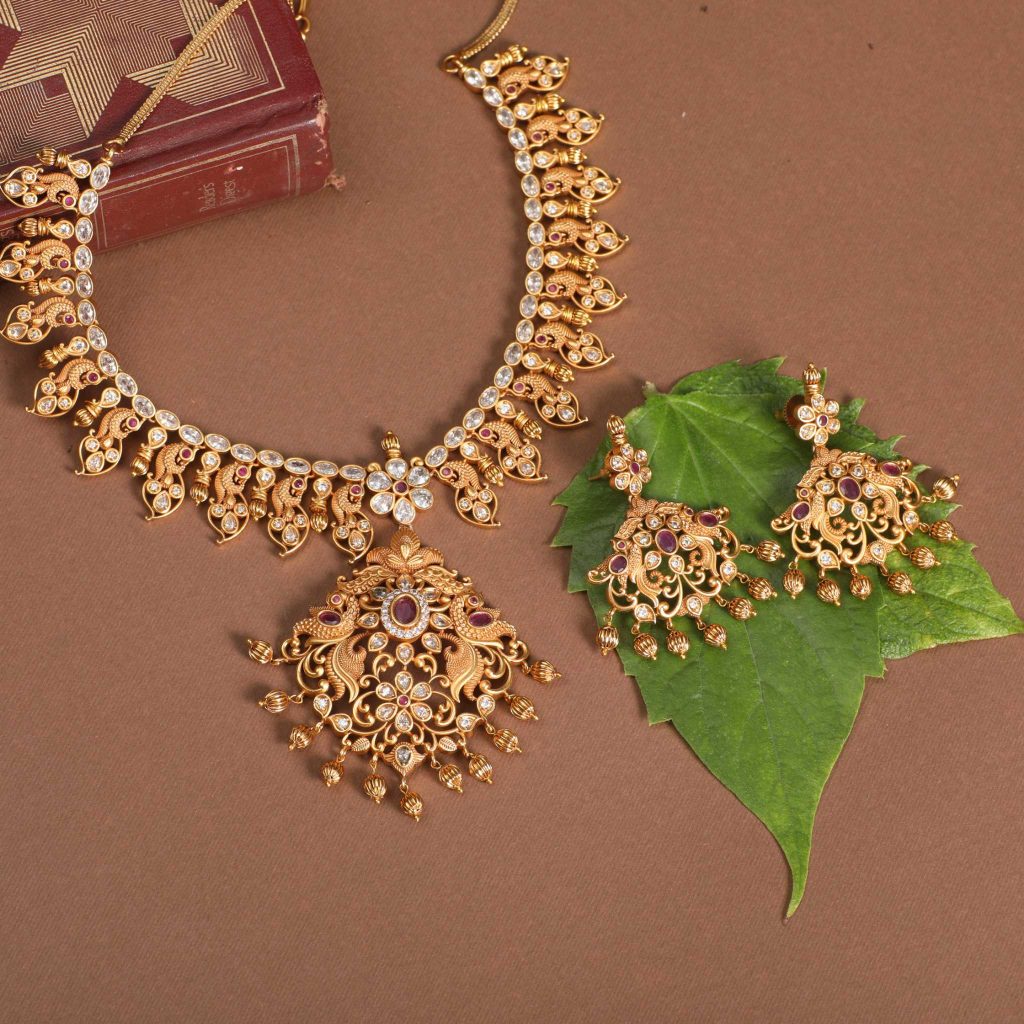 Gorgeous Necklace Set From Tarinika