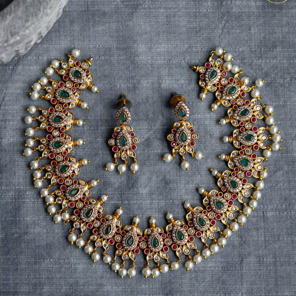 Classy Necklace Set Fom Surashaa