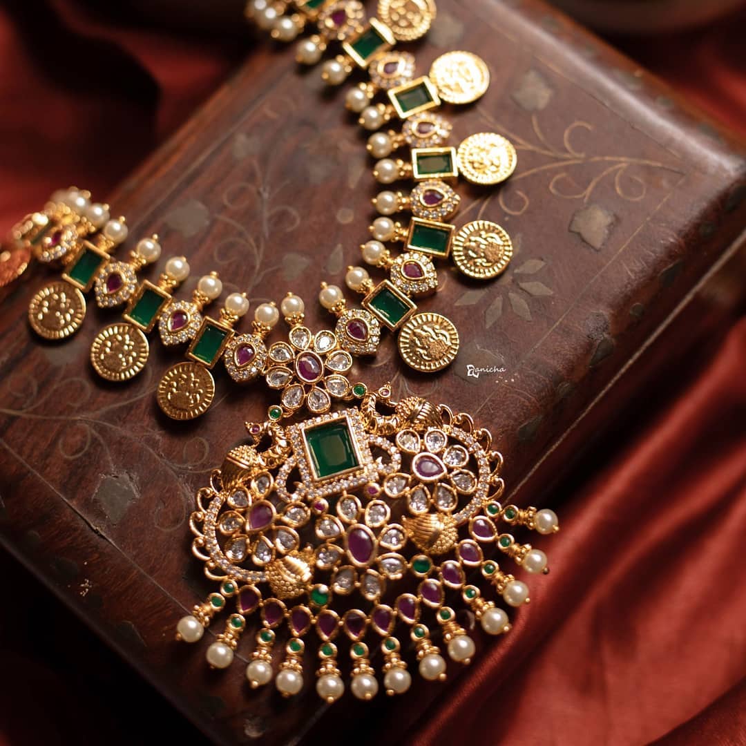 emerald-coin-necklace-set