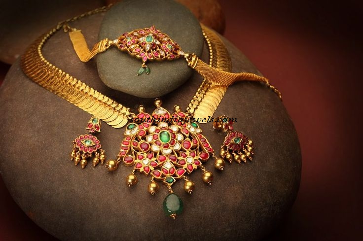 Ruby emeralds studded gold kasumalai