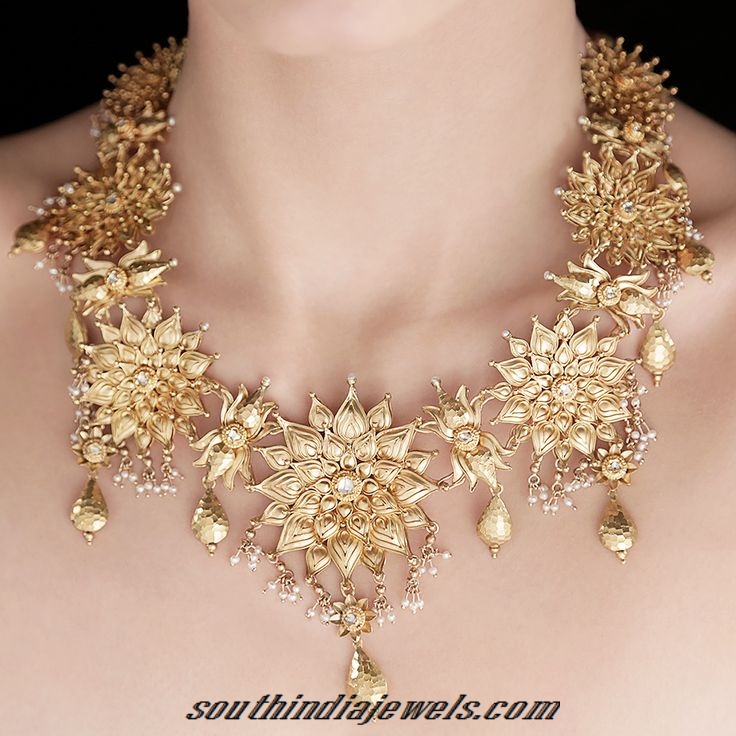 Designer tarun tahilani seven flower necklace