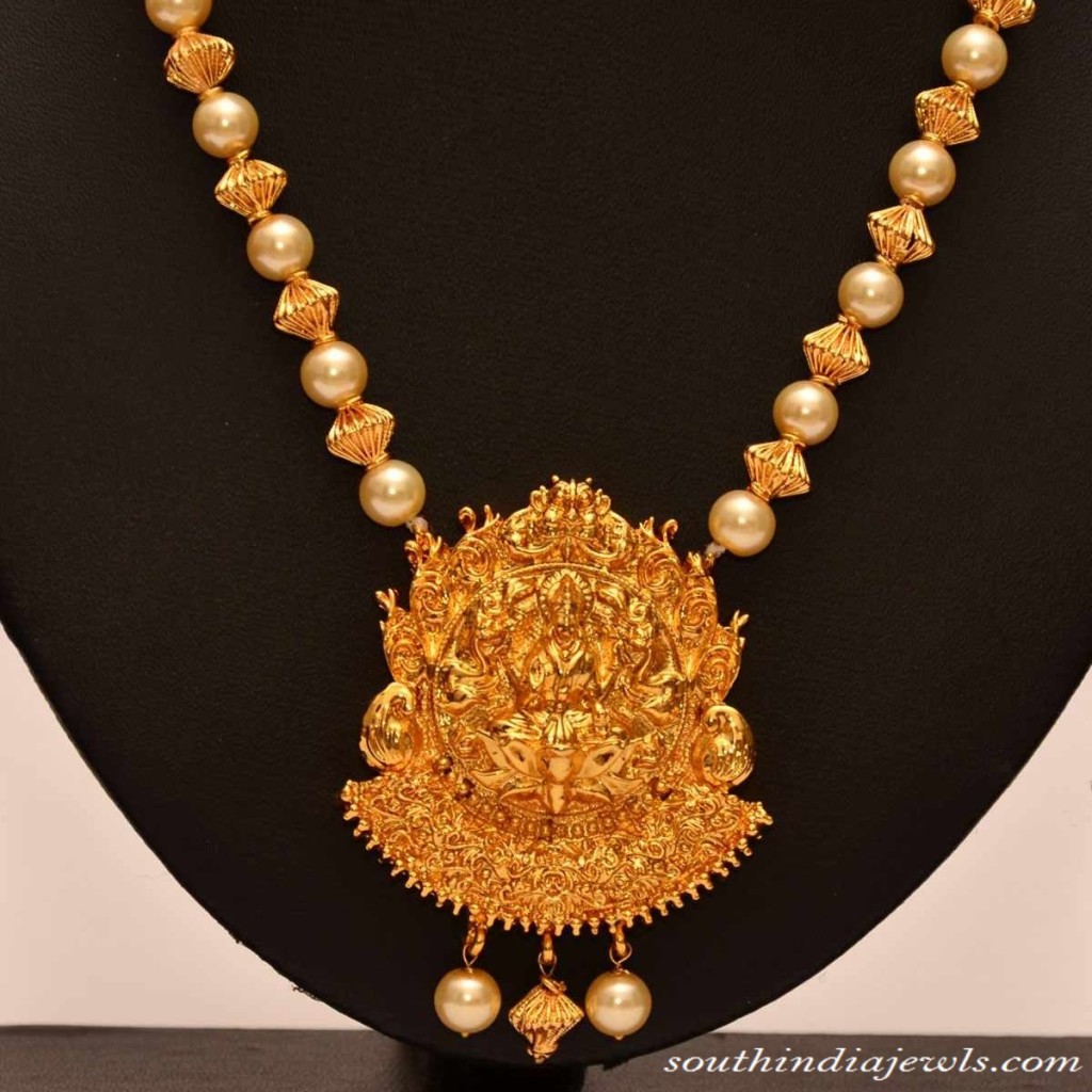 traditional lakshmi pendant