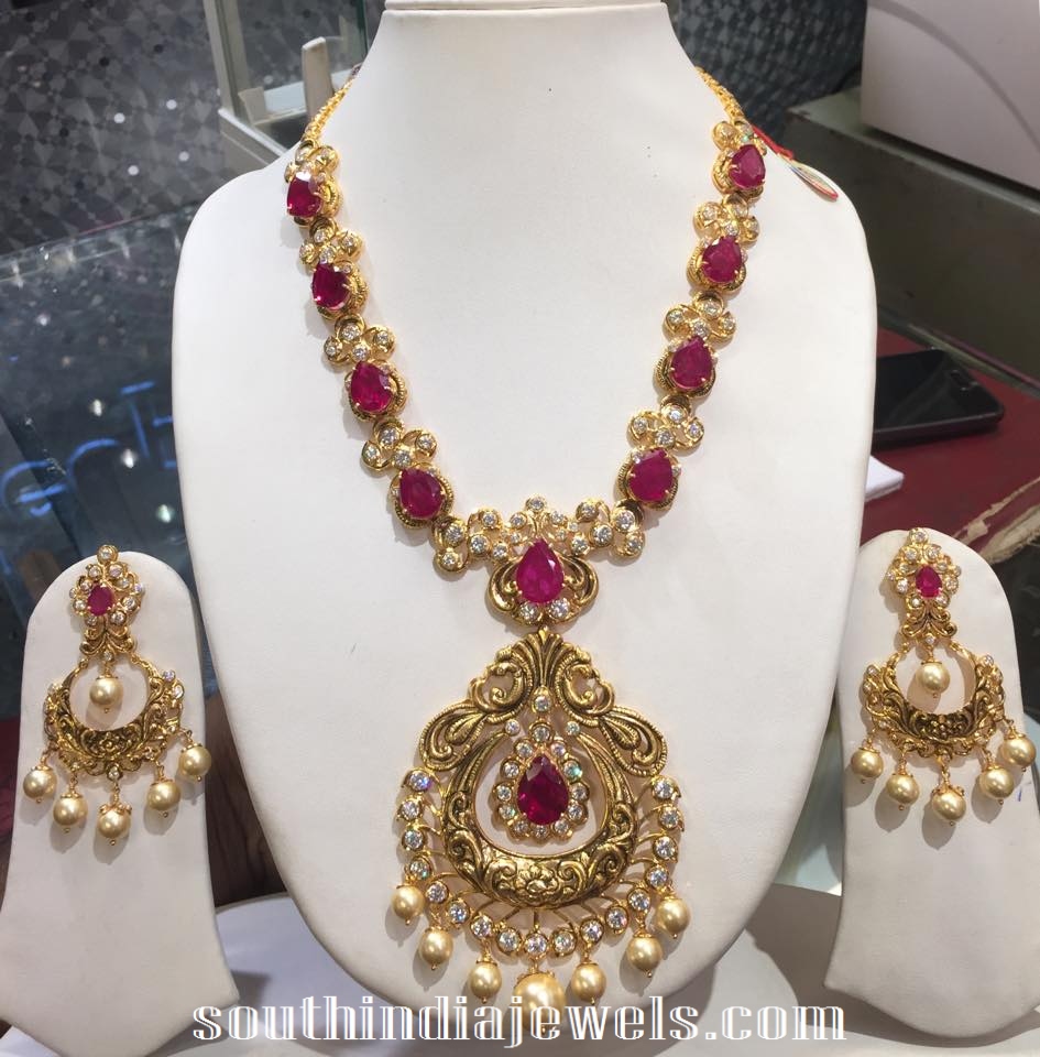 Antique gold ruby necklace with earrings