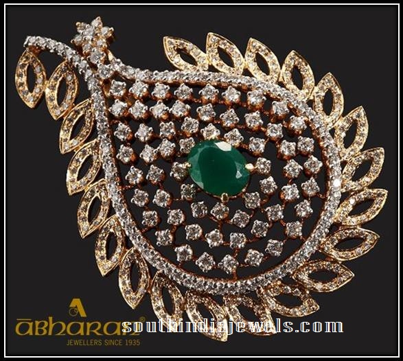 22k gold brooch from abharan jewellers