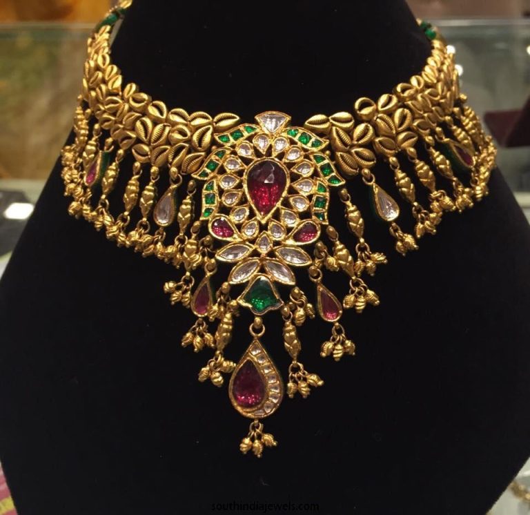 Gold Kundan Choker Necklace Set