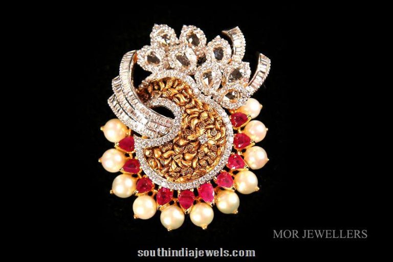 Designer gold pendant from MOR Jewellers