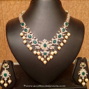 22K Gold Light Weight Emerald Necklace Set - South India Jewels