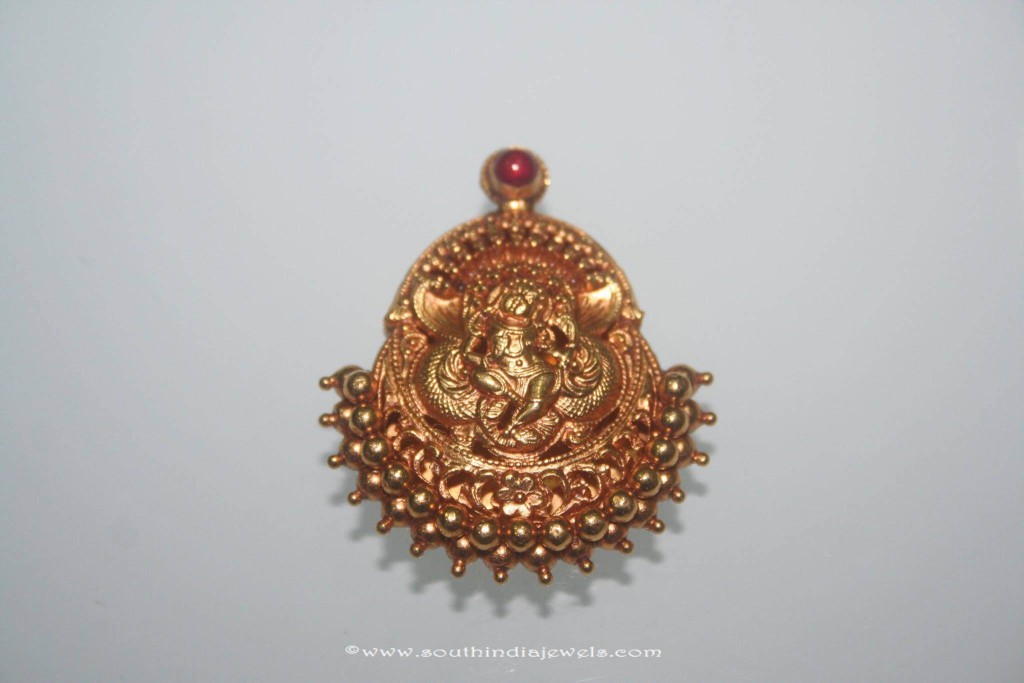 Gold Antique Pendant from Prakurthi