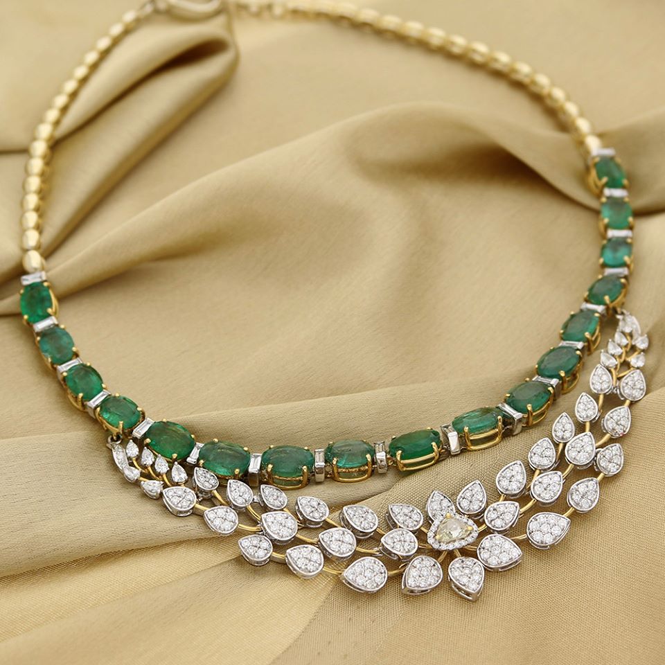 Manubhai Jeweller's Diamond Emerald Necklace