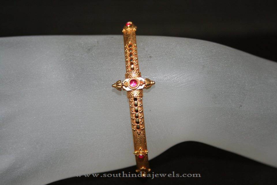 Simple Gold Bracelet Design 