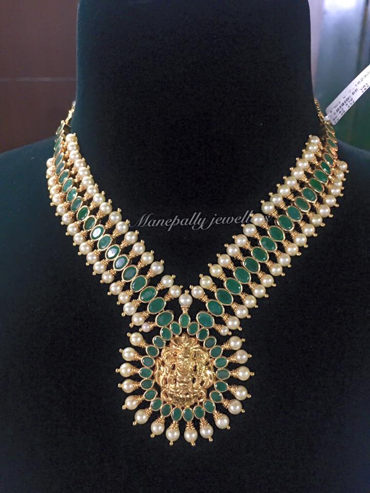 22k Gold Emerald Necklace from Manepally Jewellers