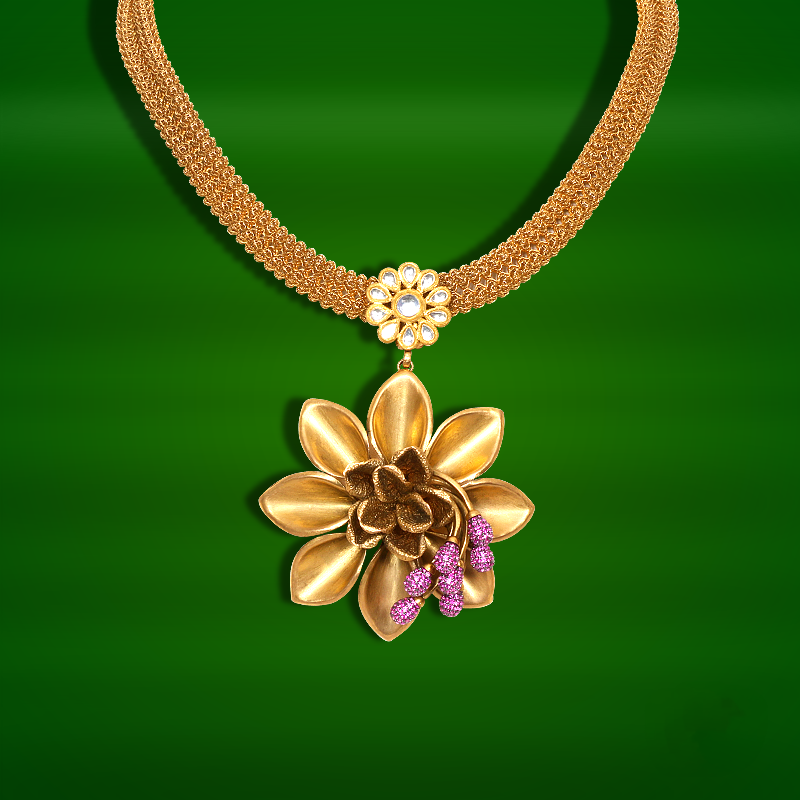 Light Weight Gold Necklace From GRT