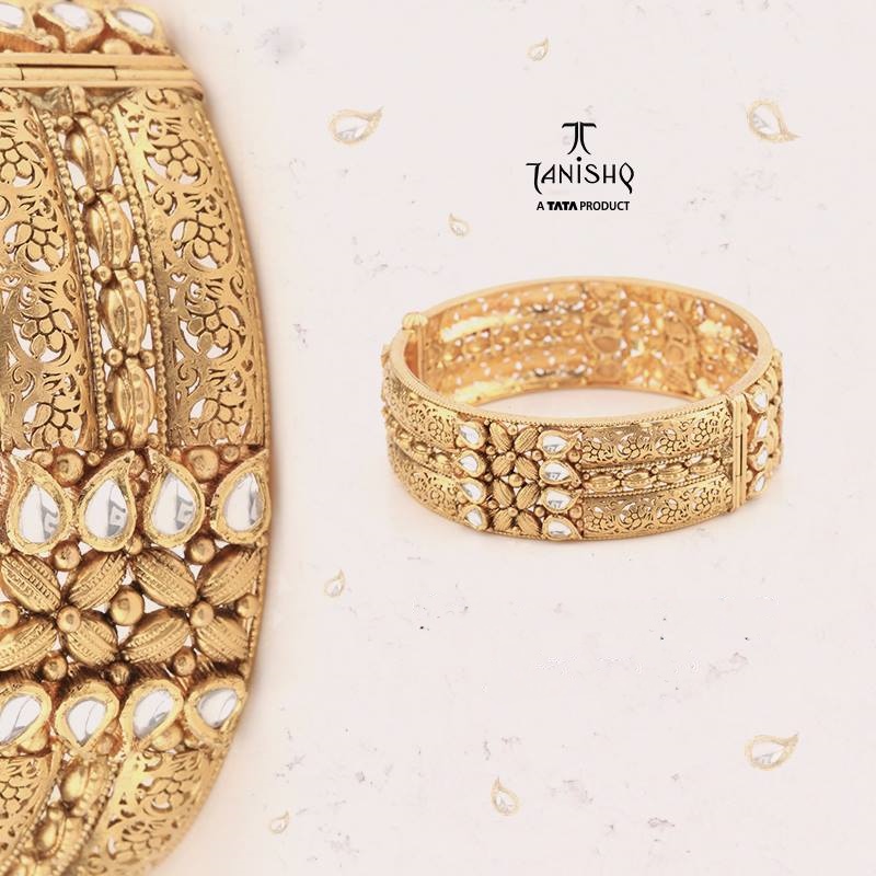 Gold Broad Bangle From Tanishq