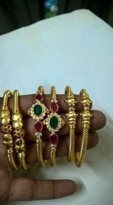 22K Gold Kappu Style Bangles - South India Jewels