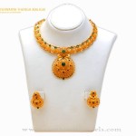 Short Gold Necklace Design