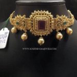 Short Gold Choker Necklace With Pearls