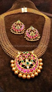 130 Gram Gold Antique Necklace Model - South India Jewels