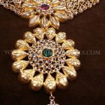 Gorgeous Gold Floral Necklace & Locket Design