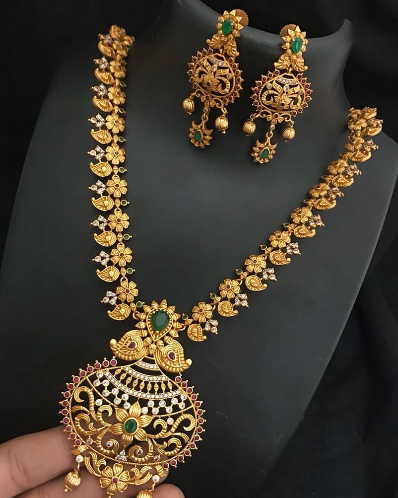 Beautiful Temple Jewellery Set From Dhruvam
