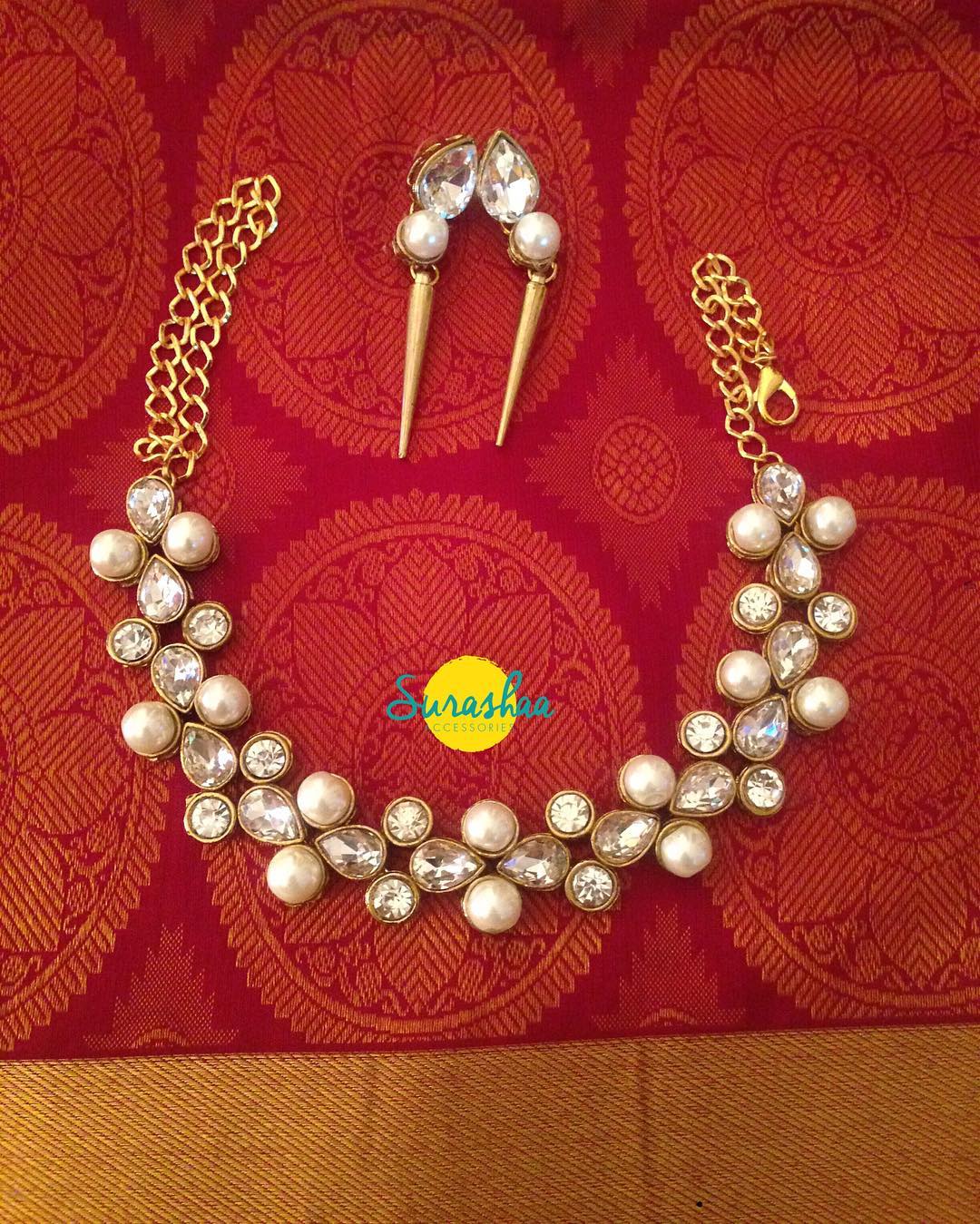 Necklace Set With Thick Stones And Pearls FromSurasha
