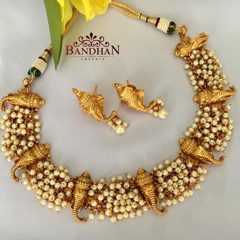 Traditional Temple Pearl Necklace from Bandhan