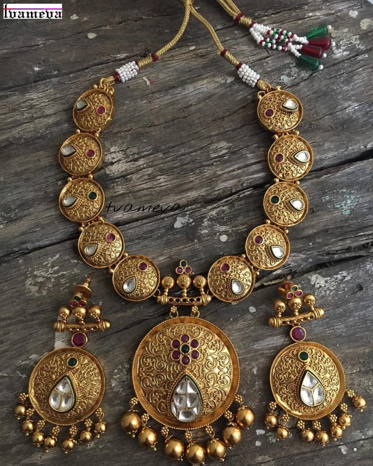 Antique Kundan Set from Tvameva