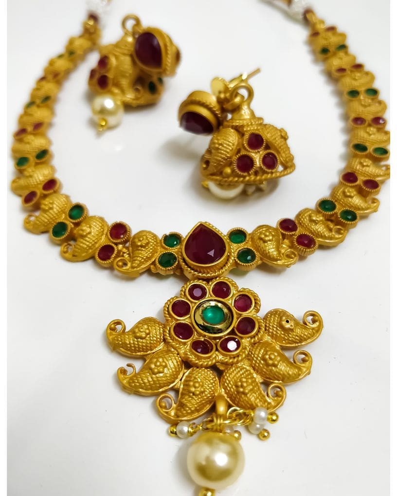 Attractive Necklace Set From Viya Collections