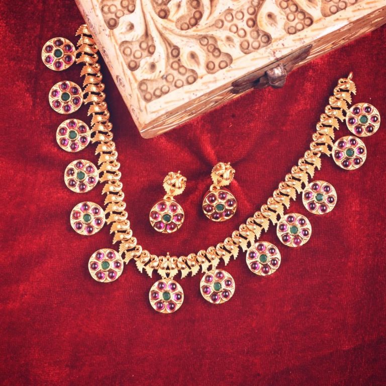 Modern Necklace Set From Tarinika