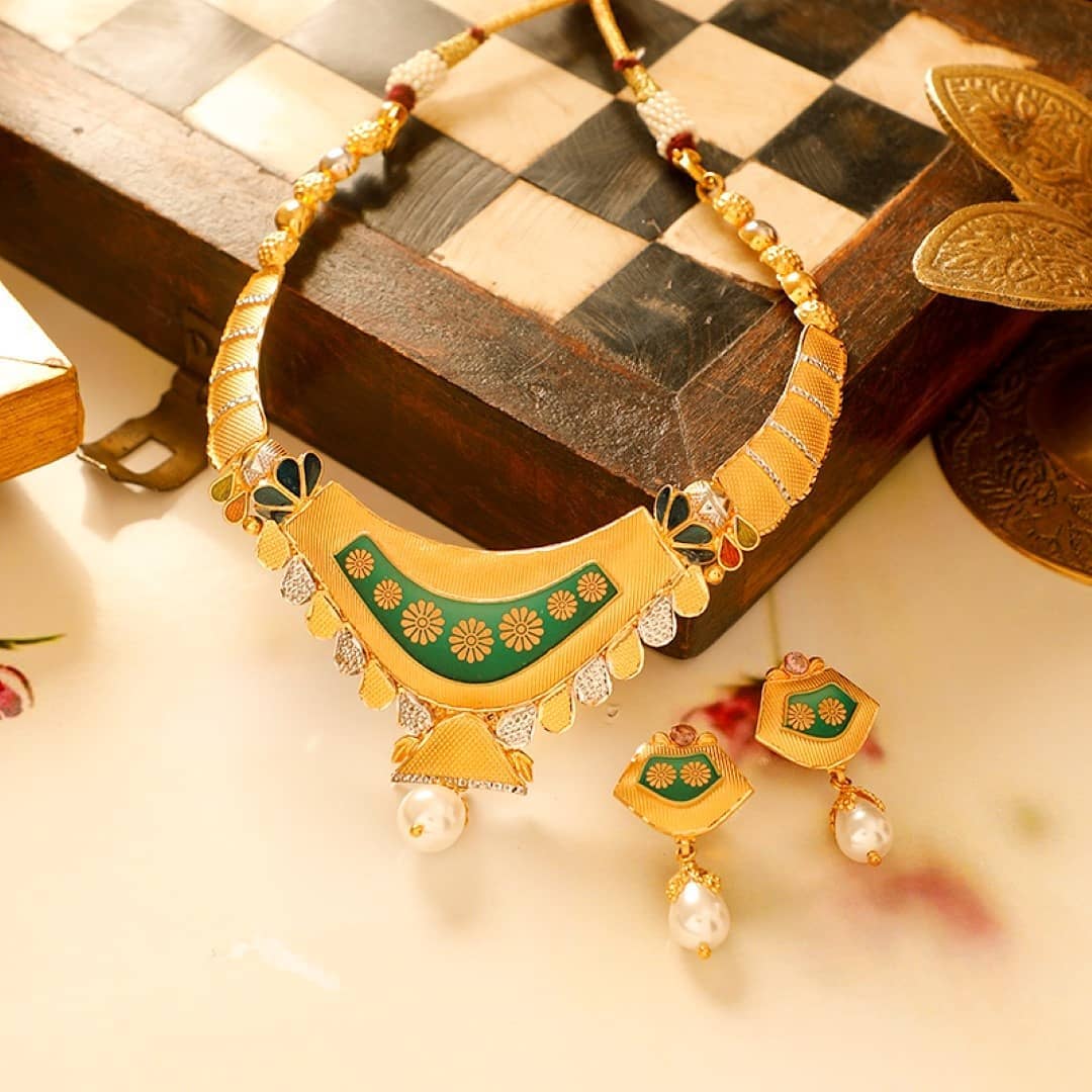 Eye Catching Necklace Set From Manubhai Jewels