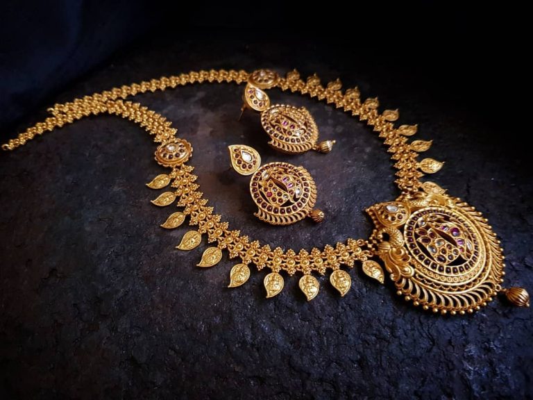 Kerala Style Kemp Necklace Set From Happypique