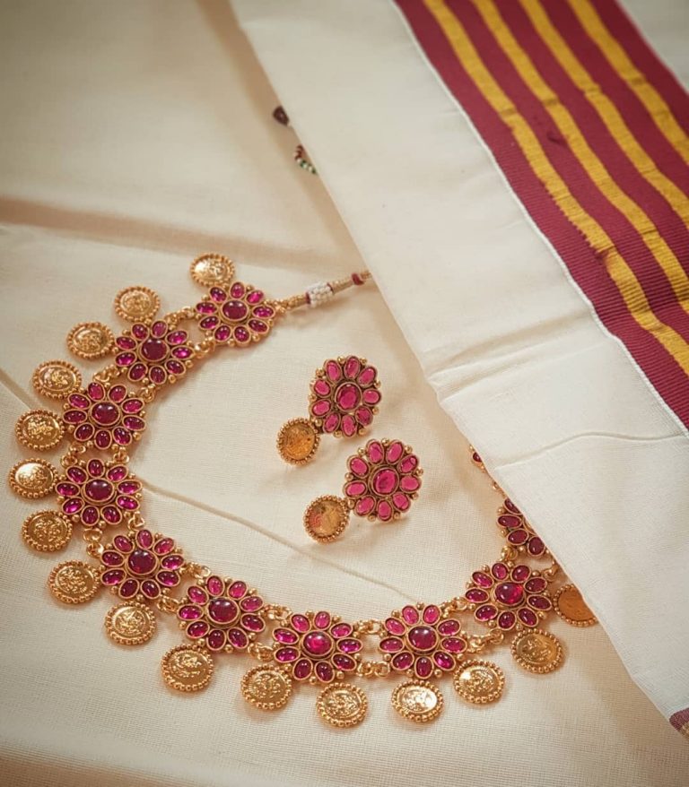 Pretty Necklace Set From Vasah India