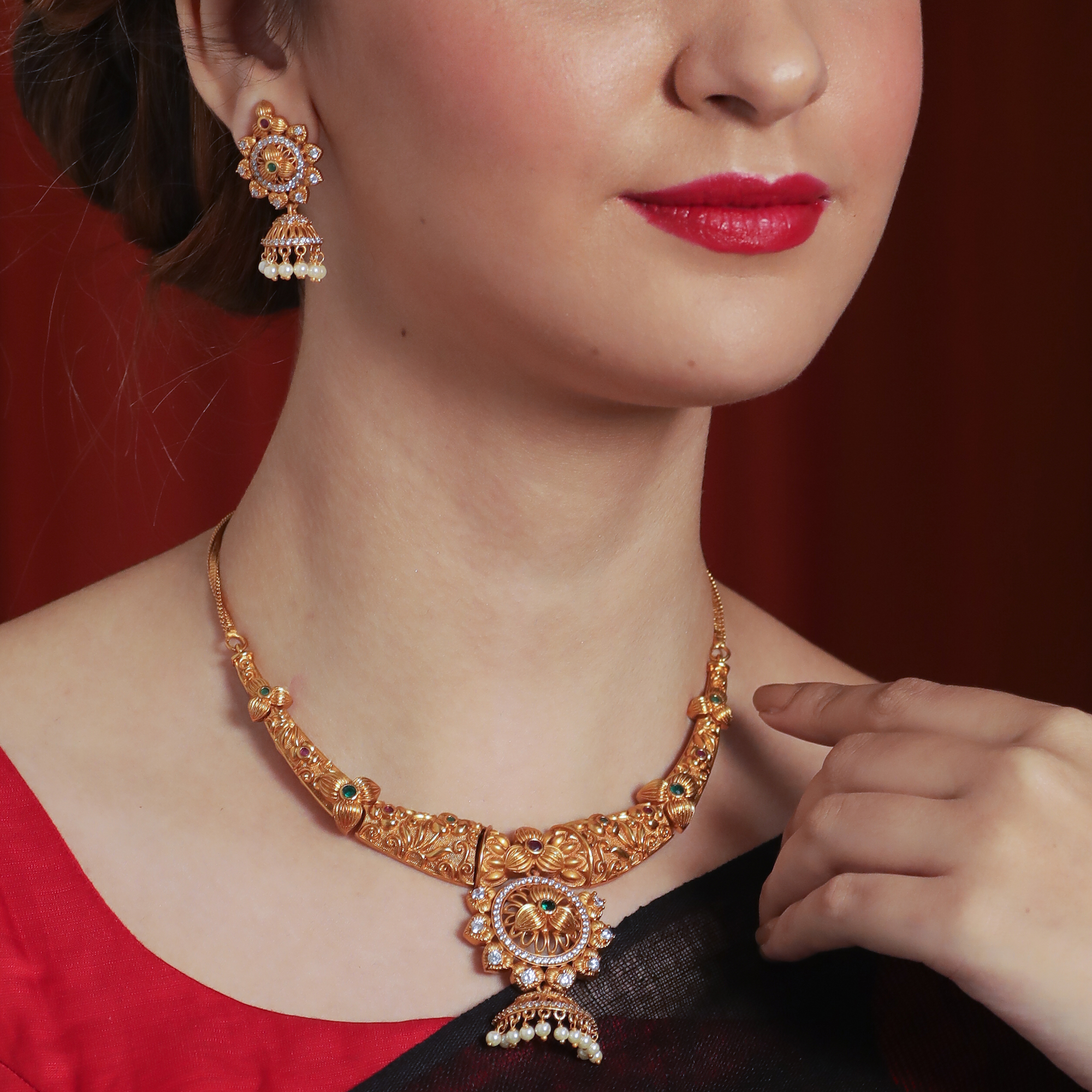 Stunning Necklace Set From Tarinika