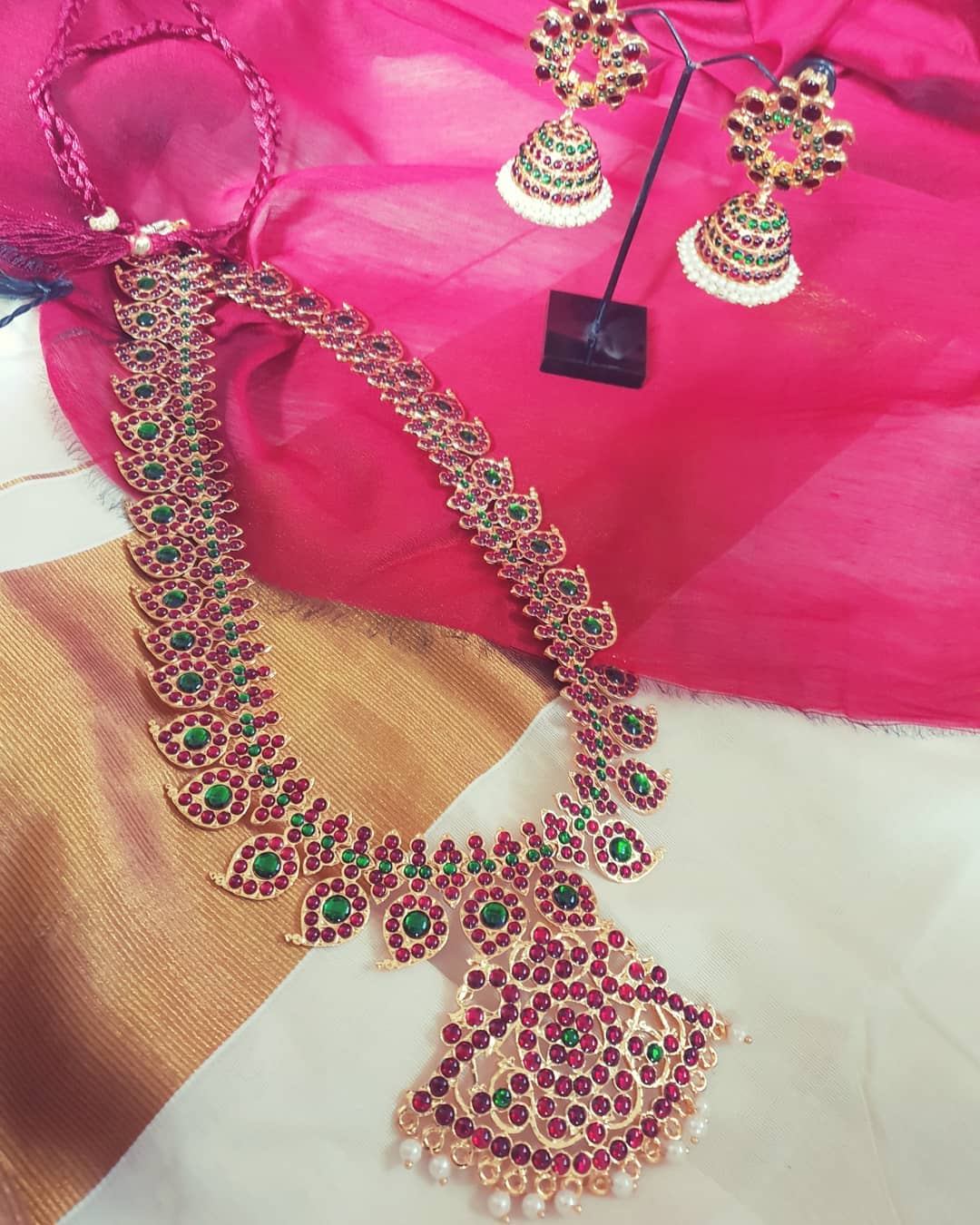 Beautiful Kemp Necklace Set From Vasah India